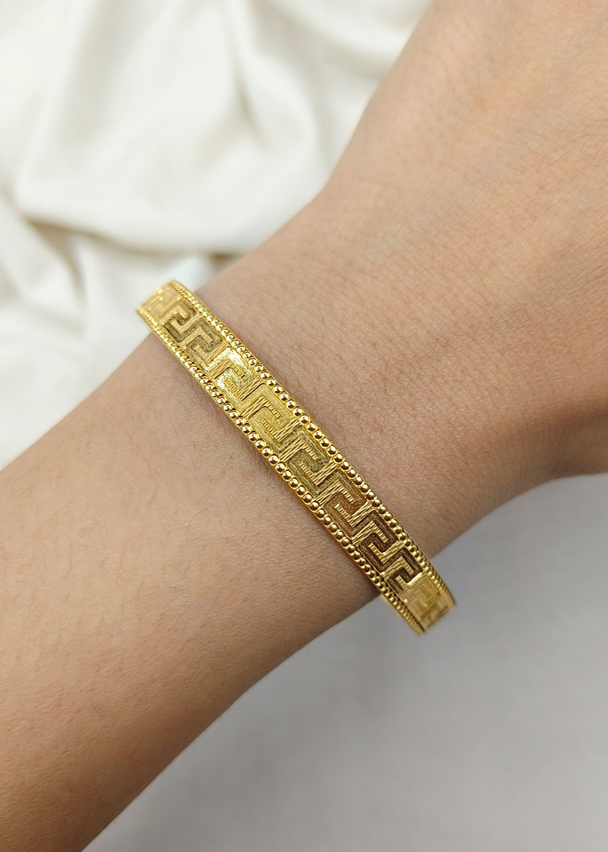 Elegant Traditional Delicate Designer 1 Gram Gold Plated Bangles (Pair)