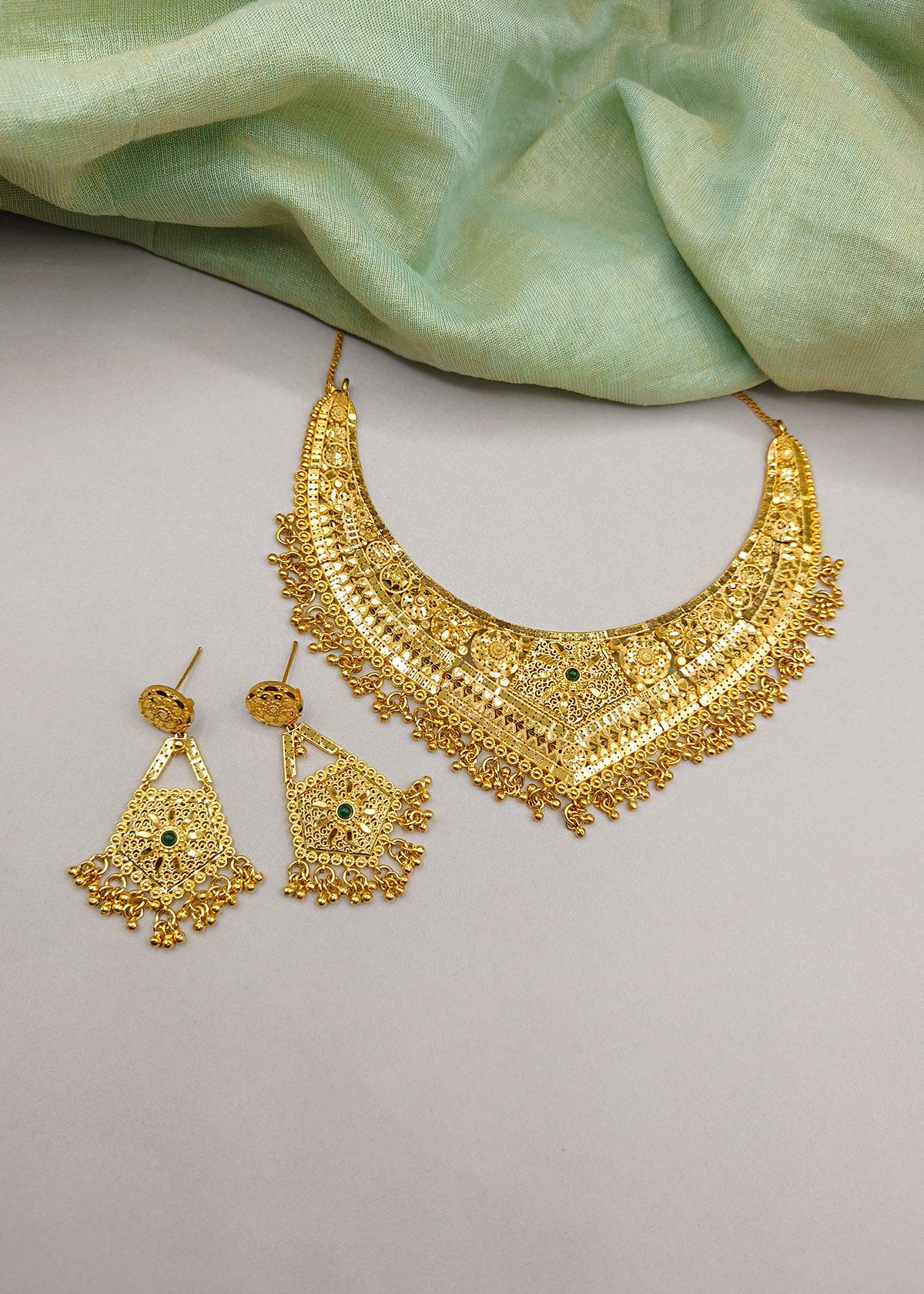 Traditional 1 Gram Gold Gold Plated With Green Stone Short Necklace Set