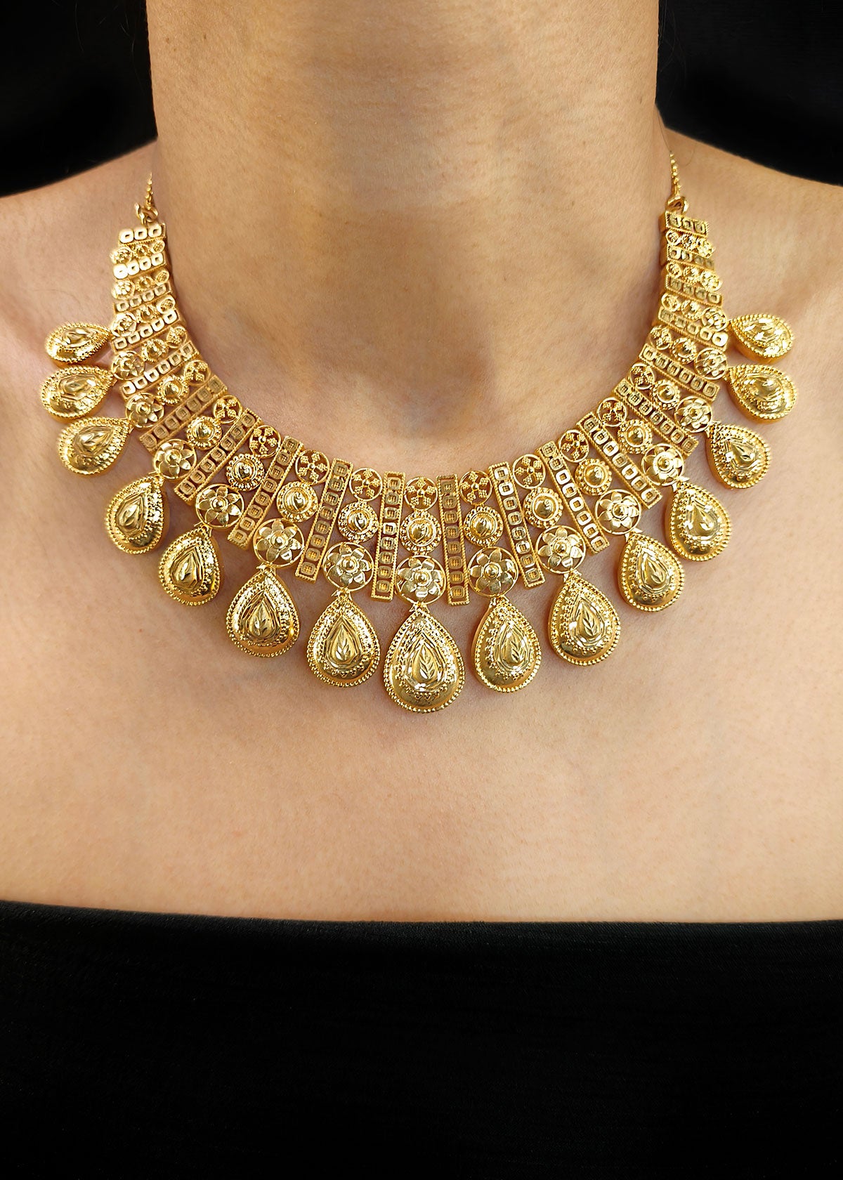 Elegant 1 Gram Gold Plated Wedding Drop Design Choker Set