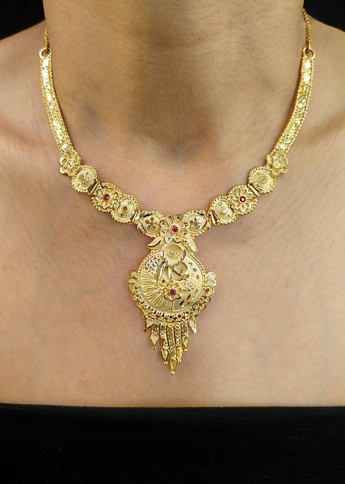Delicate 1 Gram Gold Plated Floral Design Short Necklace Set