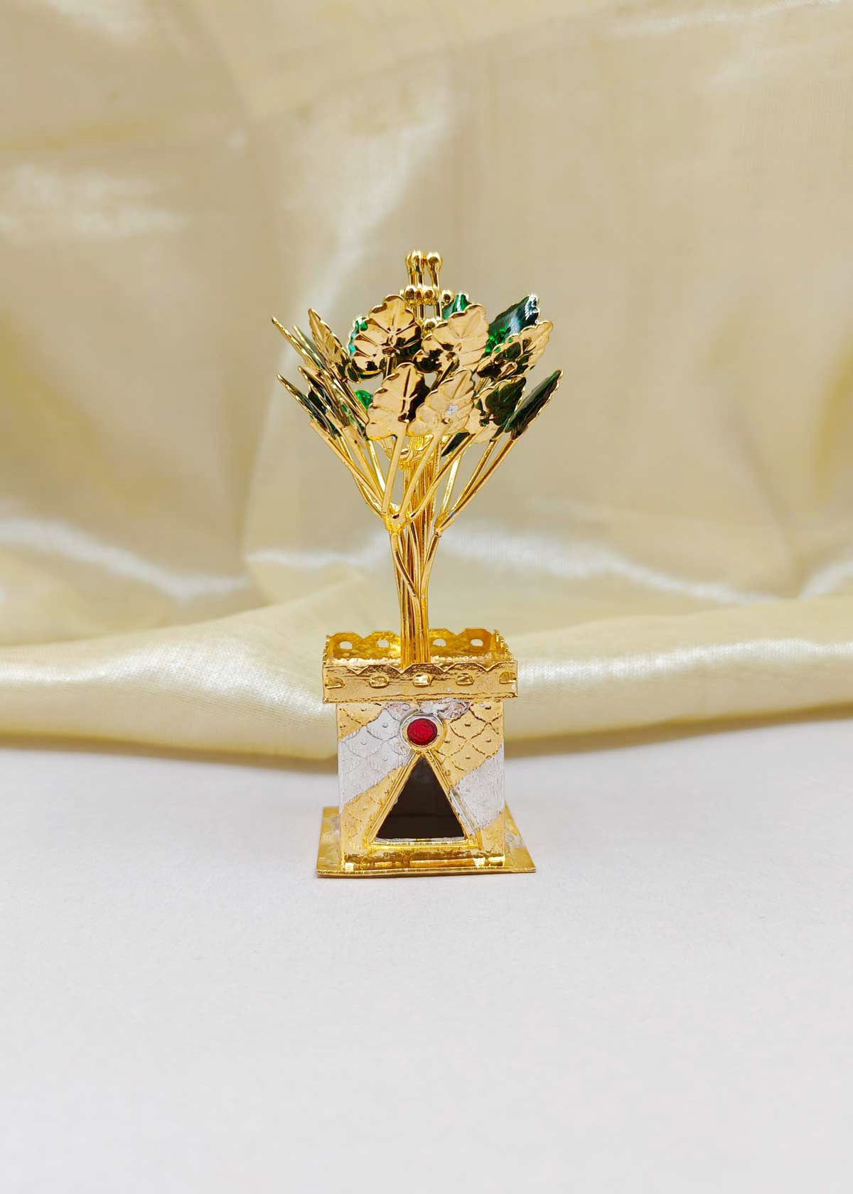 Tulsi Design Antique Gold Plated Traditional Kumkum Box / Sindoor Box