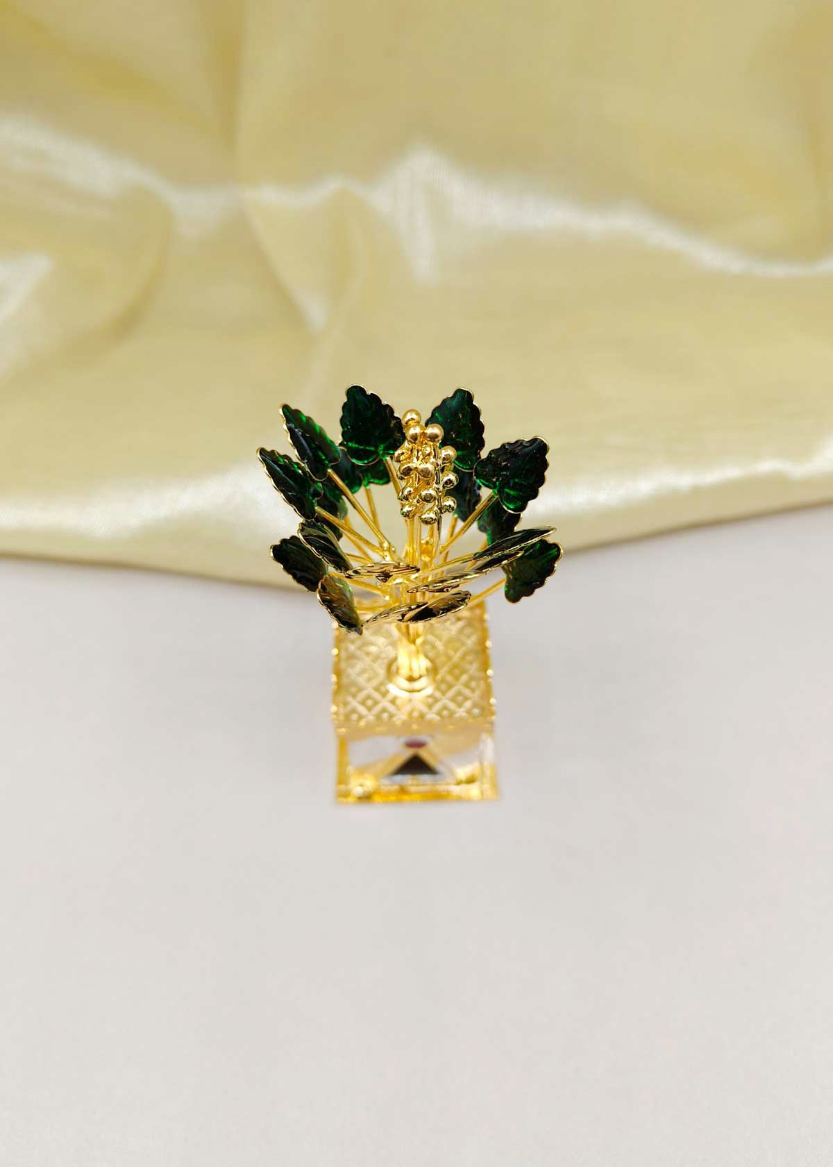 Tulsi Design Antique Gold Plated Traditional Kumkum Box / Sindoor Box