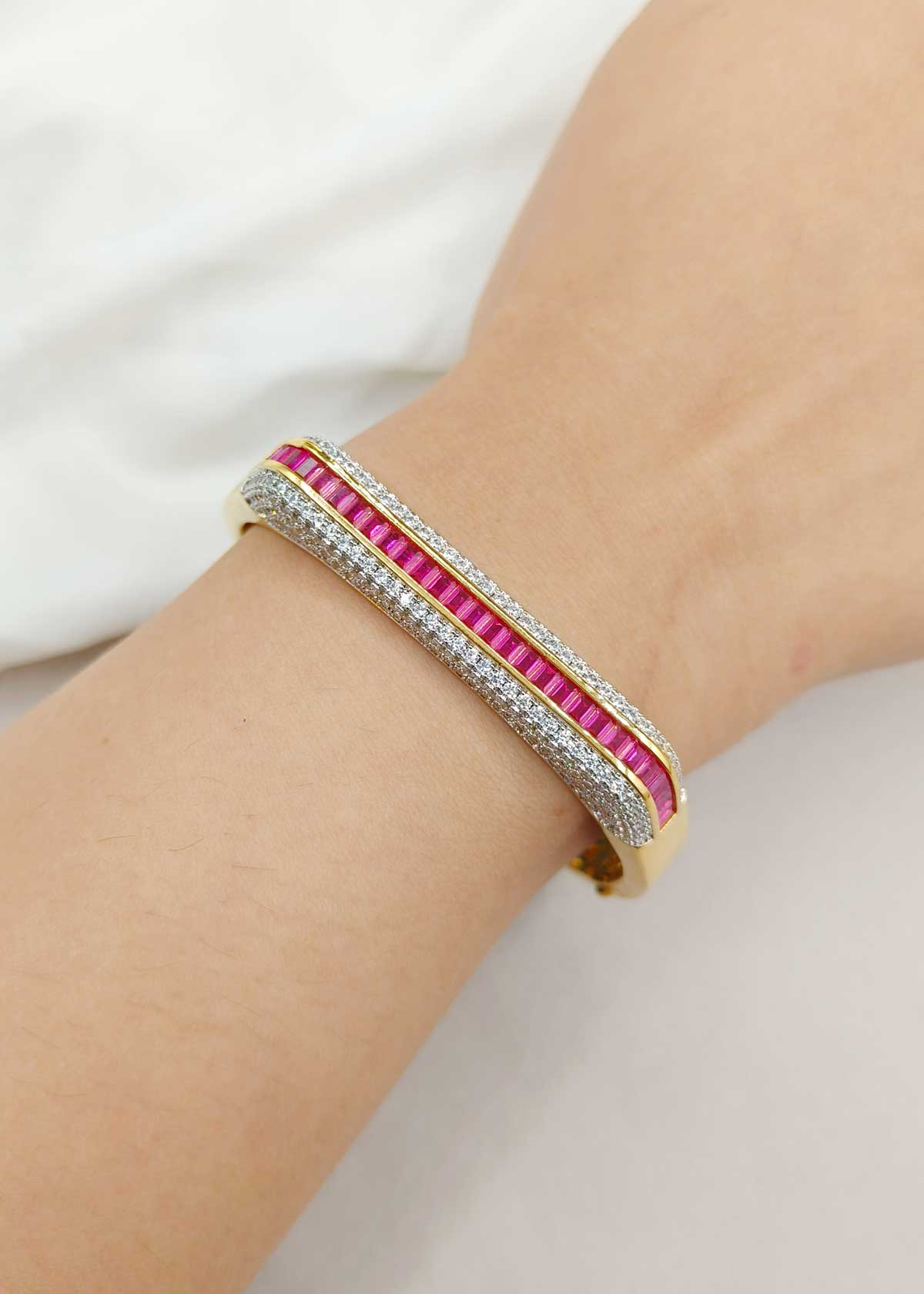Attractive Cubic Zircon Gold Silver Plated Kada Bracetet For Women