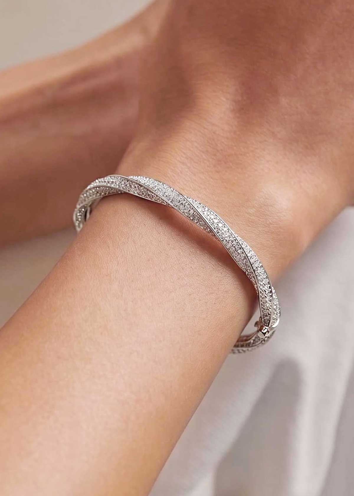 Twisting Lines Cubic Zircon Kada Bracetet For Women