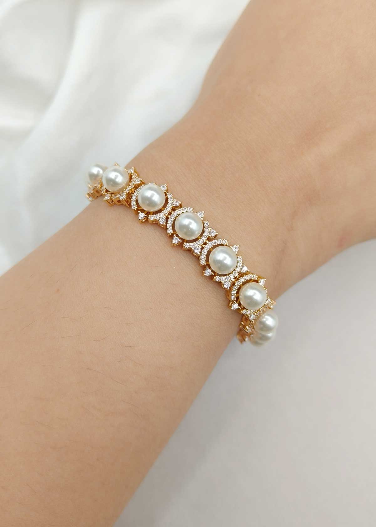 Charming Link Design Cubic Zircon Gold Plated Loose Bracelet For Women