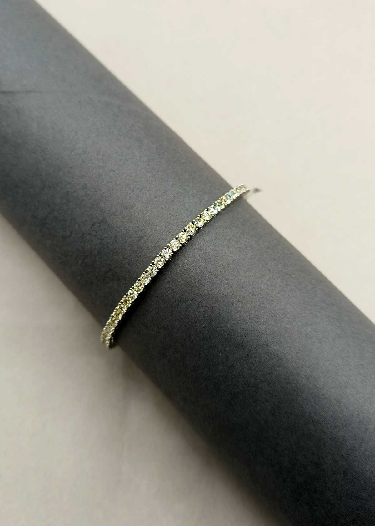 Fabulous Multi Color Cubic Zircon Loose Bracelet For Women