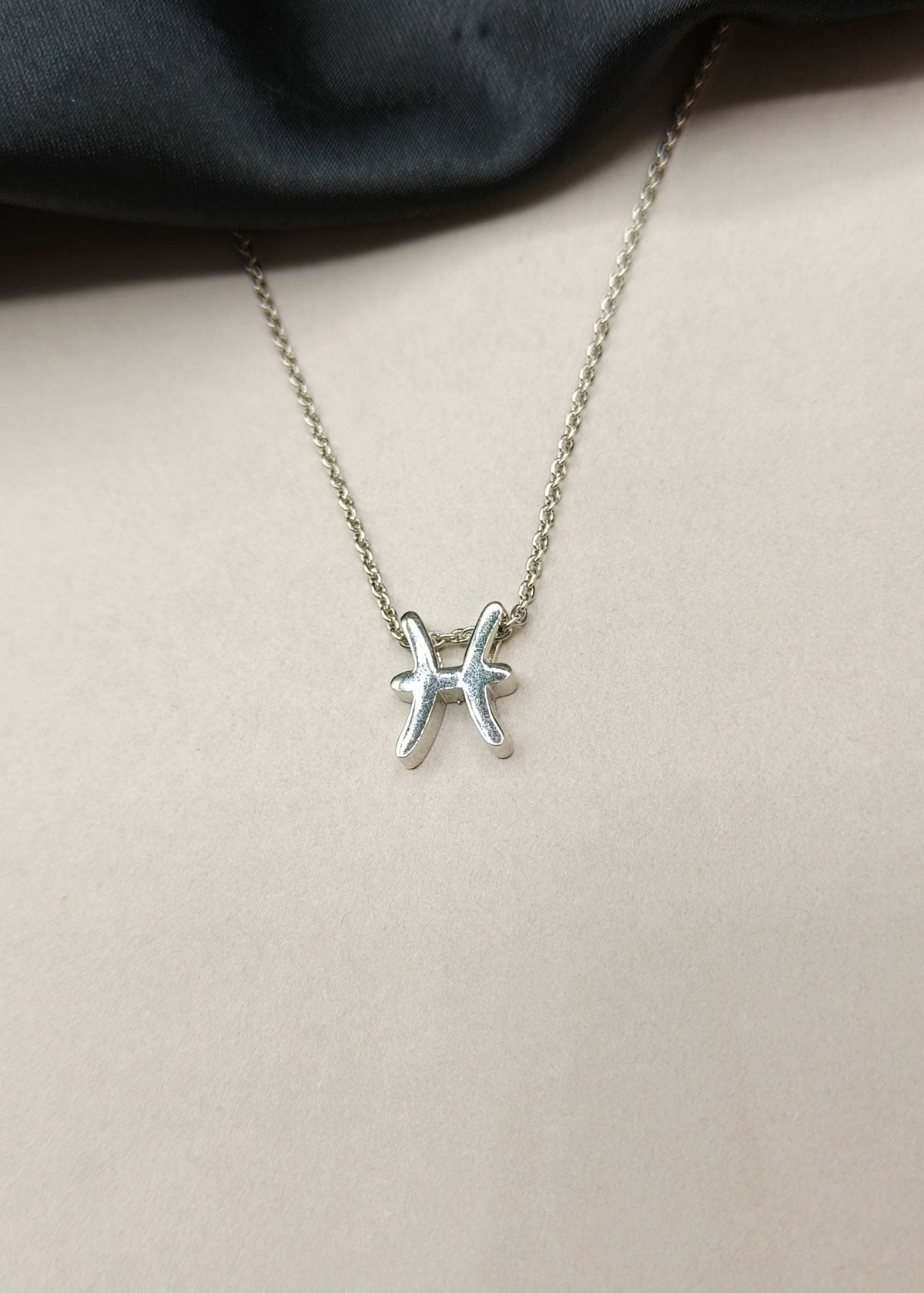 92.5 Sterling Silver Pisces Zodiac Symbol Pendant + Chain