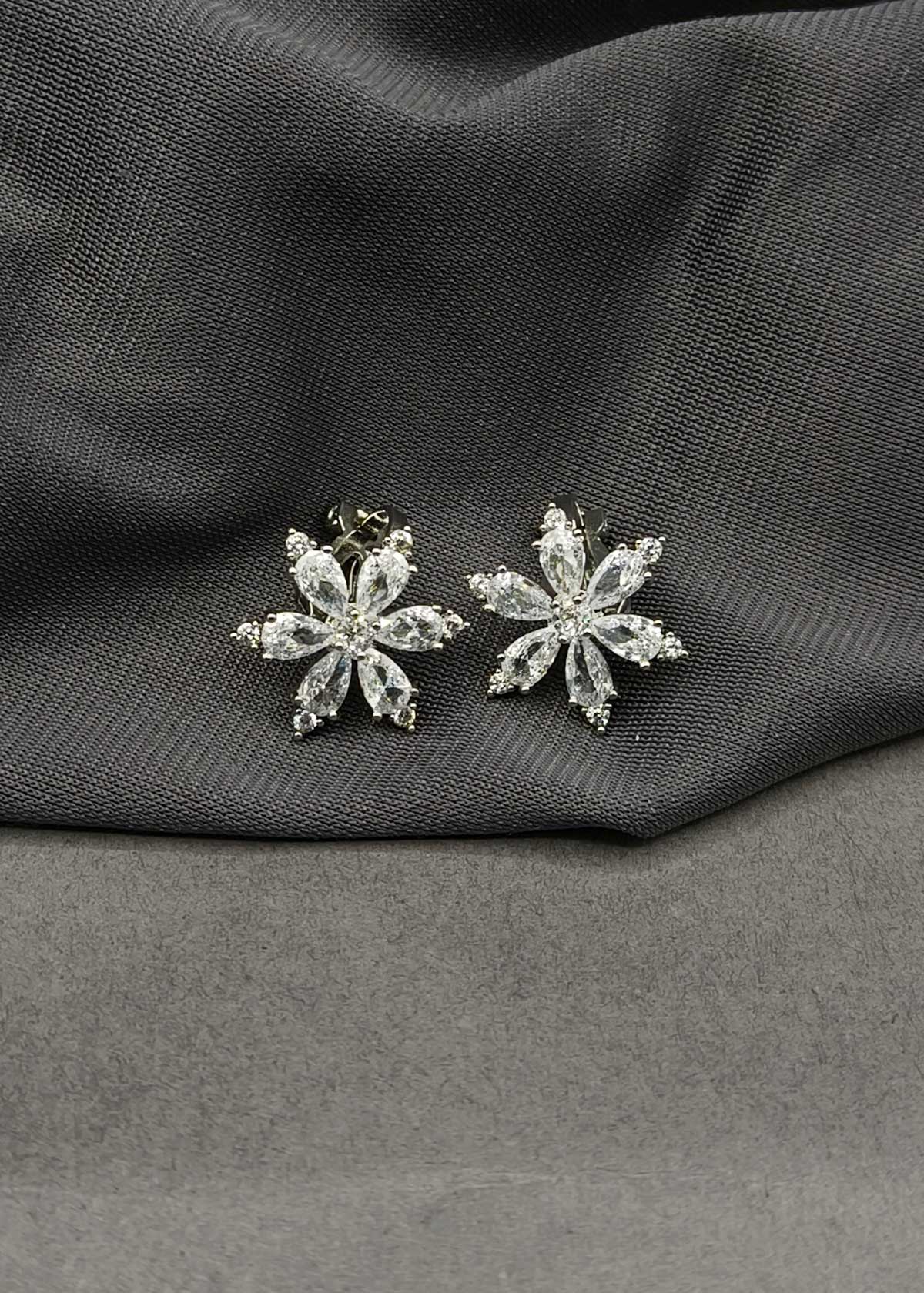 Floral Style Silver Plated Cubic Zircon Ear Cuff For Women