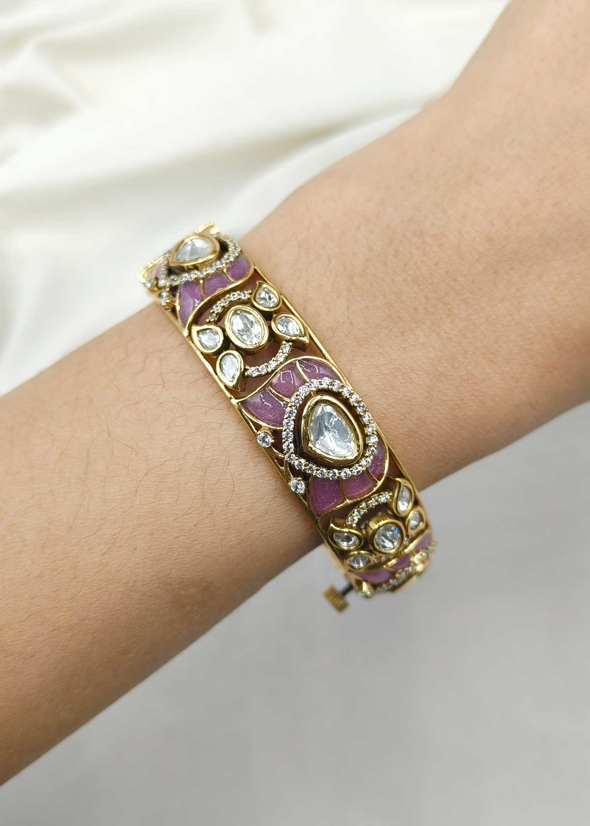 Elegant Floral Design Antique Gold Kundan And Cubic Zircon Meenakari Openable Kada Bangle For Women (Single)