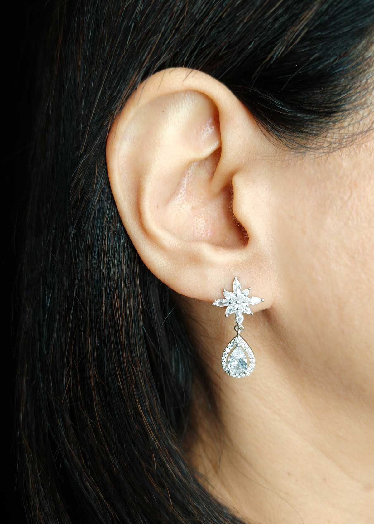 92.5 Sterling Silver Elegant Floral Motif Marquise Diamond Necklace Set