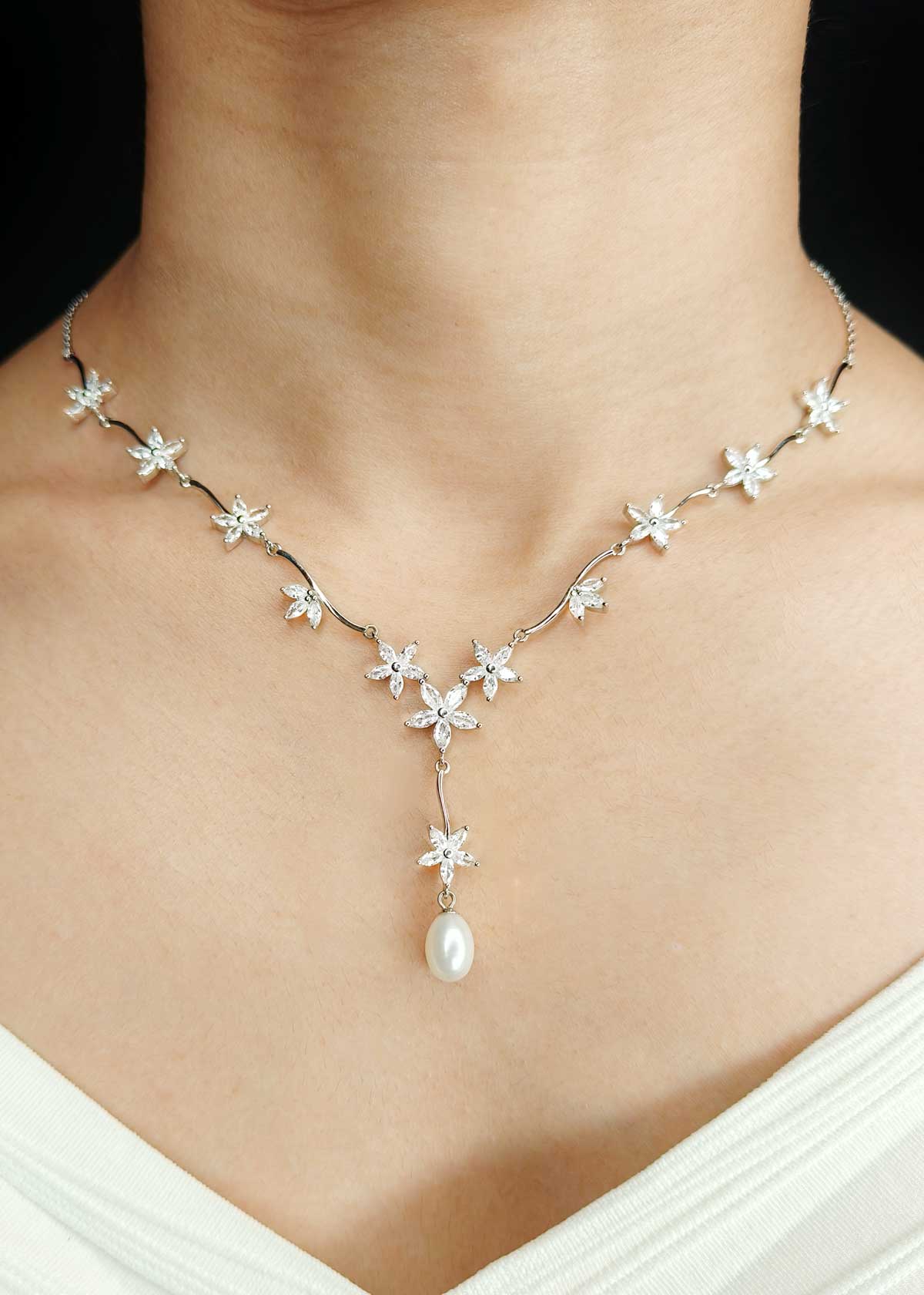 92.5 Sterling Silver Marquise Diamond And Graceful Floral Pearl Drop Necklace Set