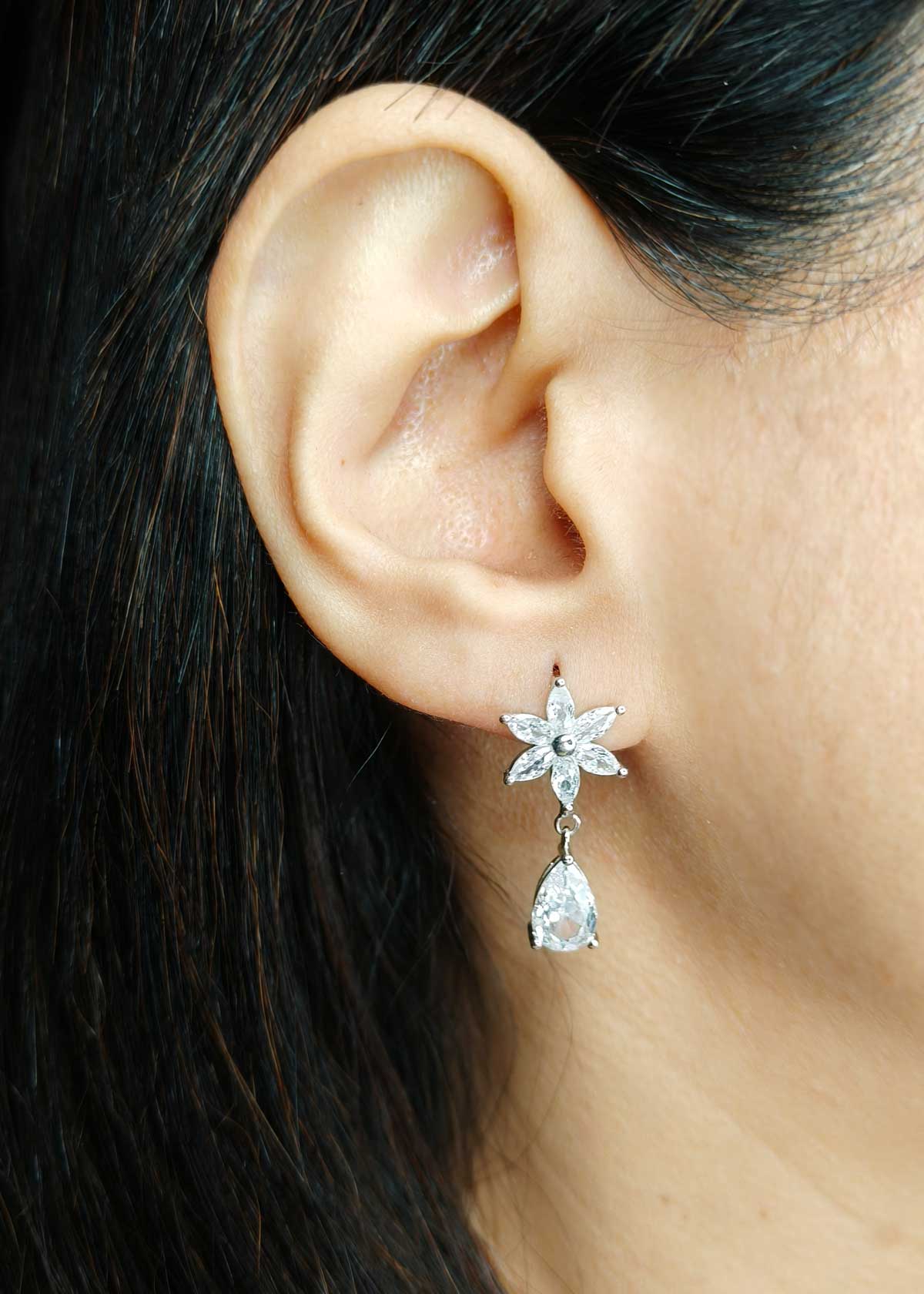 92.5 Sterling Silver Marquise And Teardrop Cubic Zircon Necklace Set