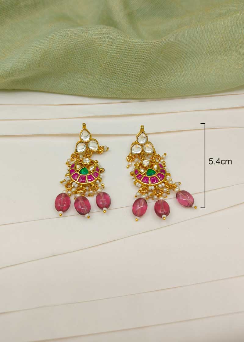 Elegant Gold Plated Kundan Pendant Set With Beaded Chain