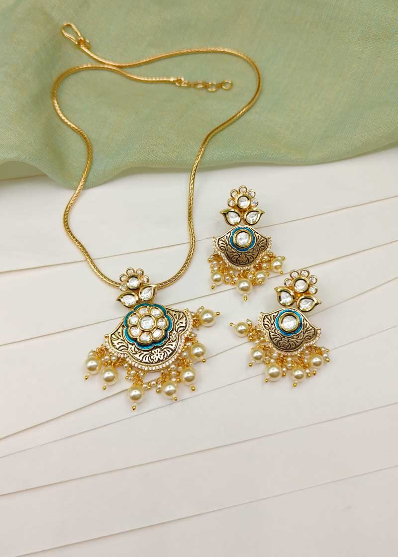 Floral Motif Kundan And Cubic Zircon Matt Gold Polish Meenakari Pendant Set With Chain