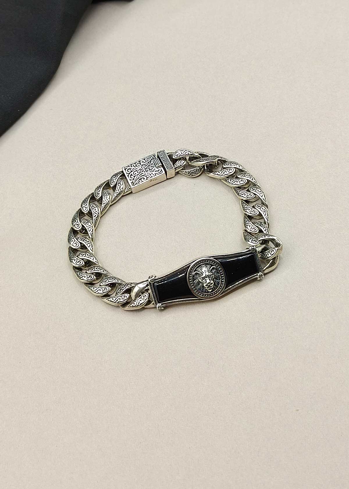 92.5 Sterling Silver Lion Symbol Oxidized Curb Chain Men’s Bracelet