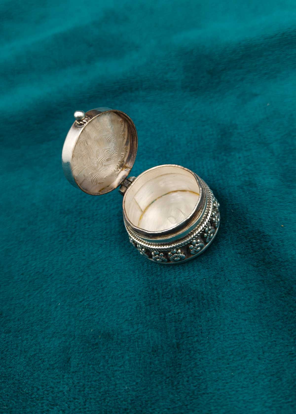 92.5 Sterling Silver Antique Style Kumkum Box/ Sindoor Box With 1902 Coin Motif