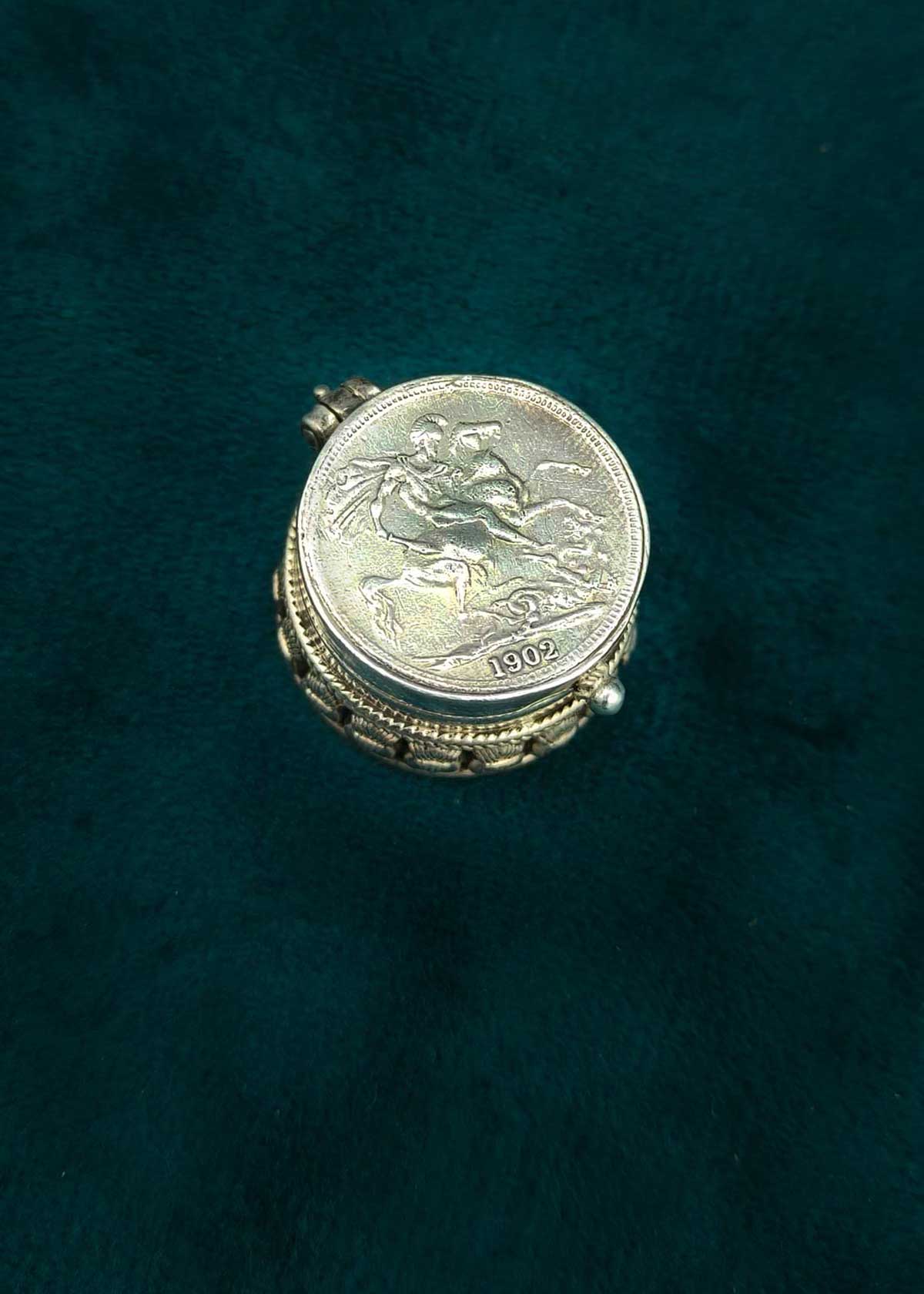 92.5 Sterling Silver 1902 Sovereign Embossing Coin Sindoor Box / Kumkum Box