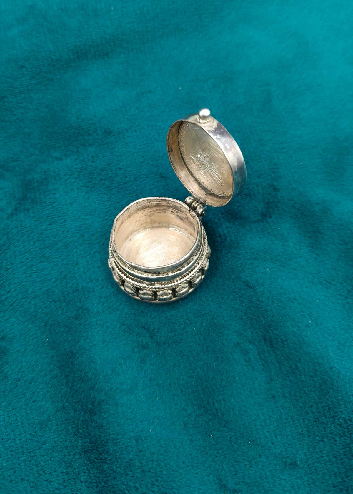 92.5 Sterling Silver Heritage 1902 Coin Kumkum Box/ Sindoor Box