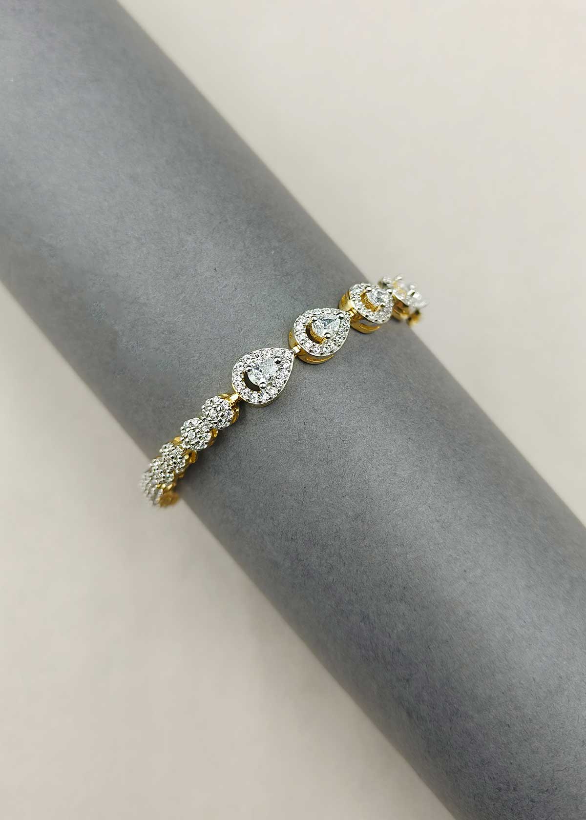 92.5 Sterling Silver Dual Tone Tear Drop Style Cubic Zircon Loose Bracelet For Women