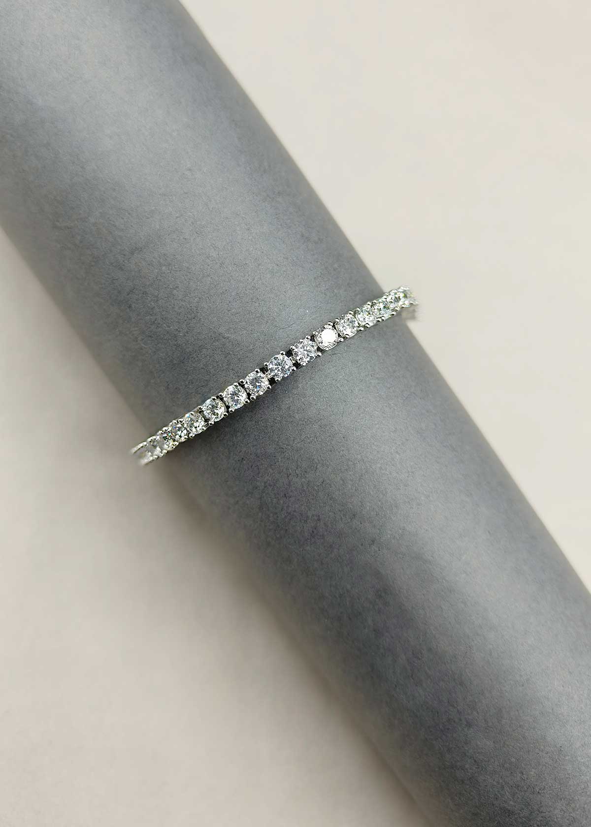 Striking Silver Plated Cubic Zircon Classic Tennis Loose Bracelet