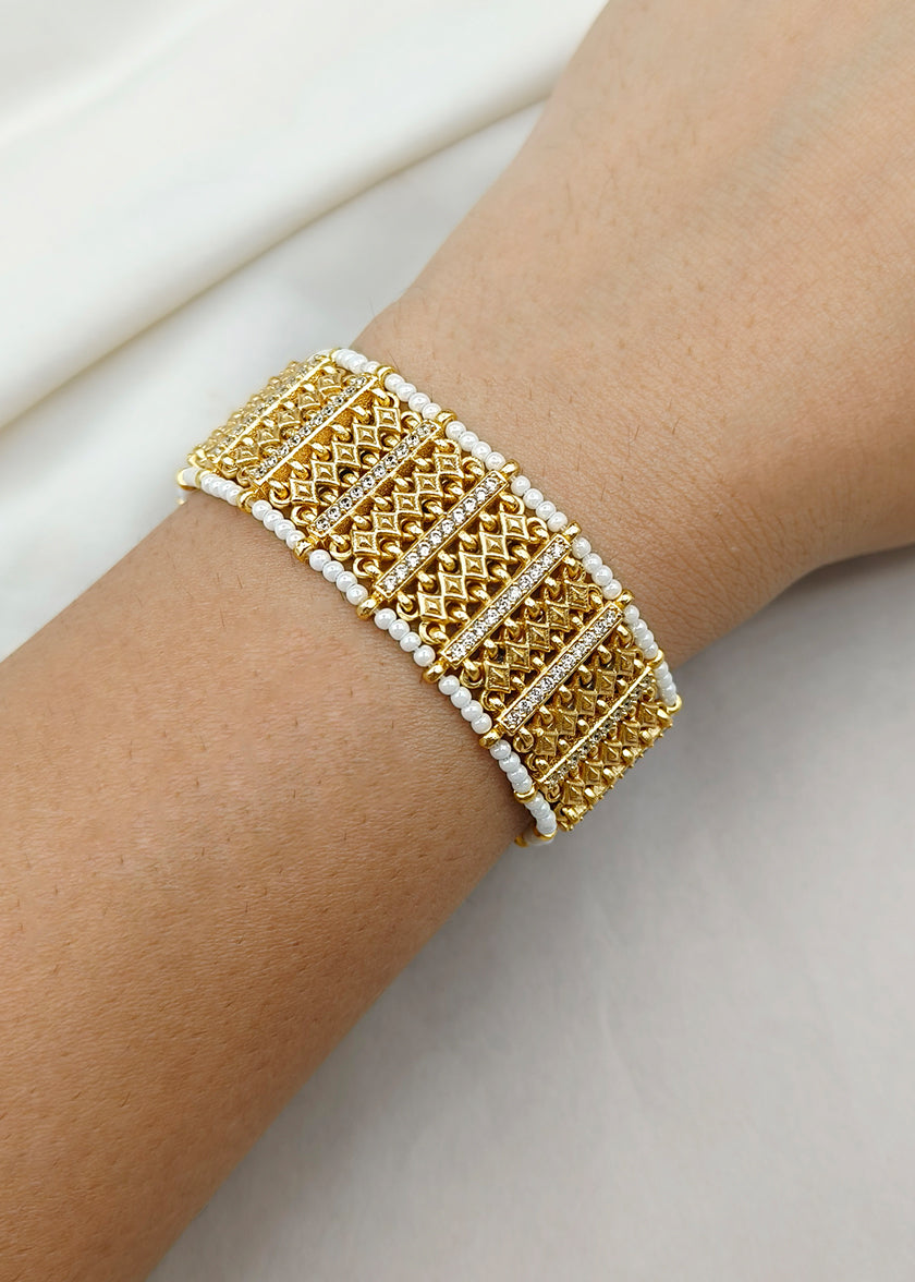 Geometric Mesh Matt Gold Plated Cubic Zircon and Pearl Adjustable Slider Loose Bracelet