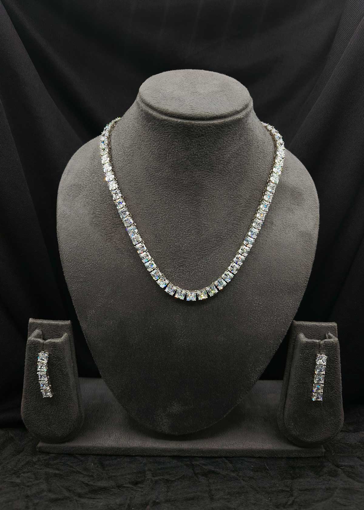 Gorgeous Silver Plated Square Diamond Style Short Necklace Set