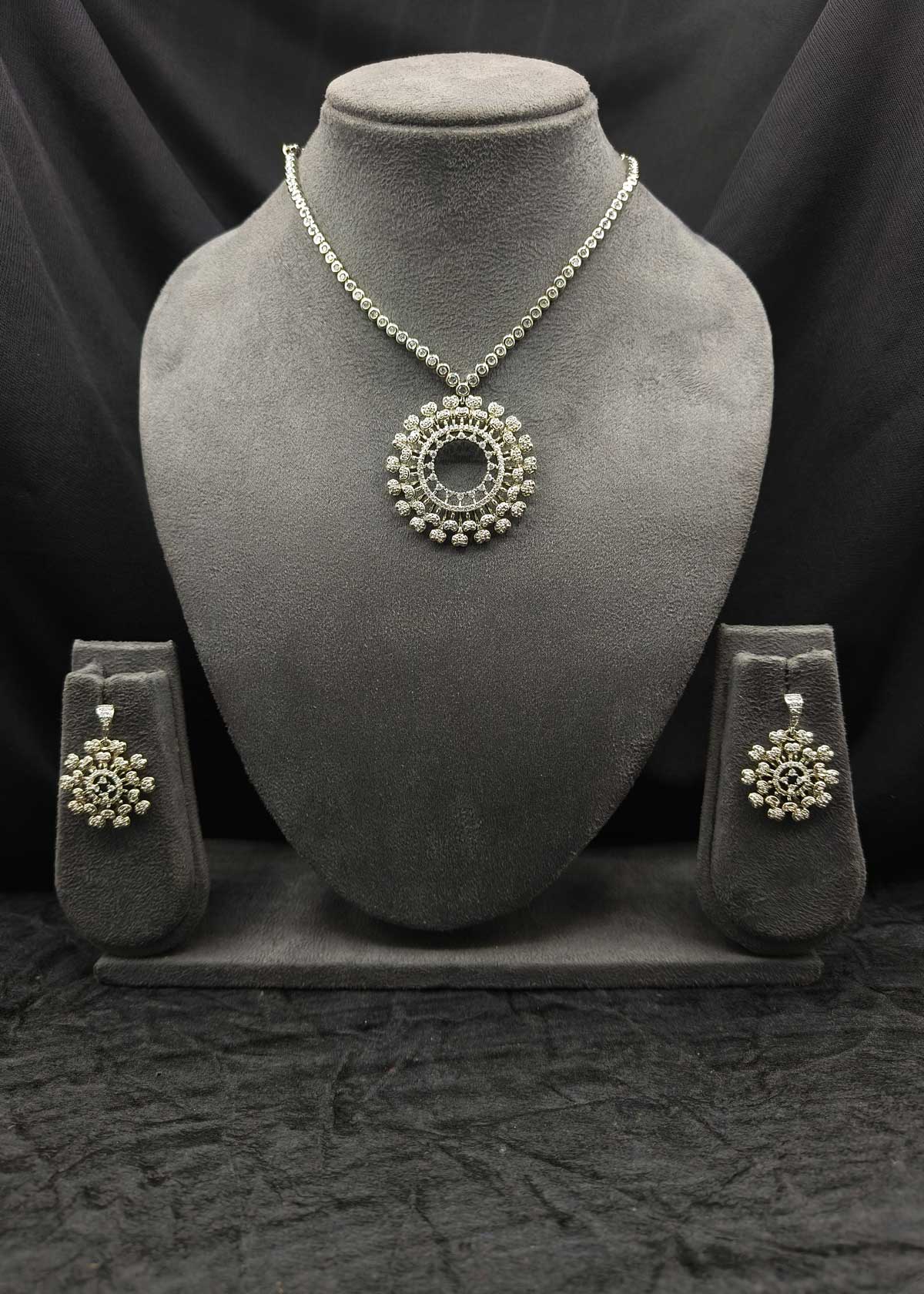 Royal Circular Style Silver Plated Cubic Zircon Short Necklace Set For Women