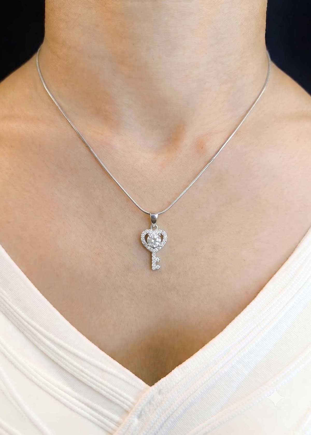 92.5 Sterling Silver Cubic Zircon Heart Key Delicate Pendant Set