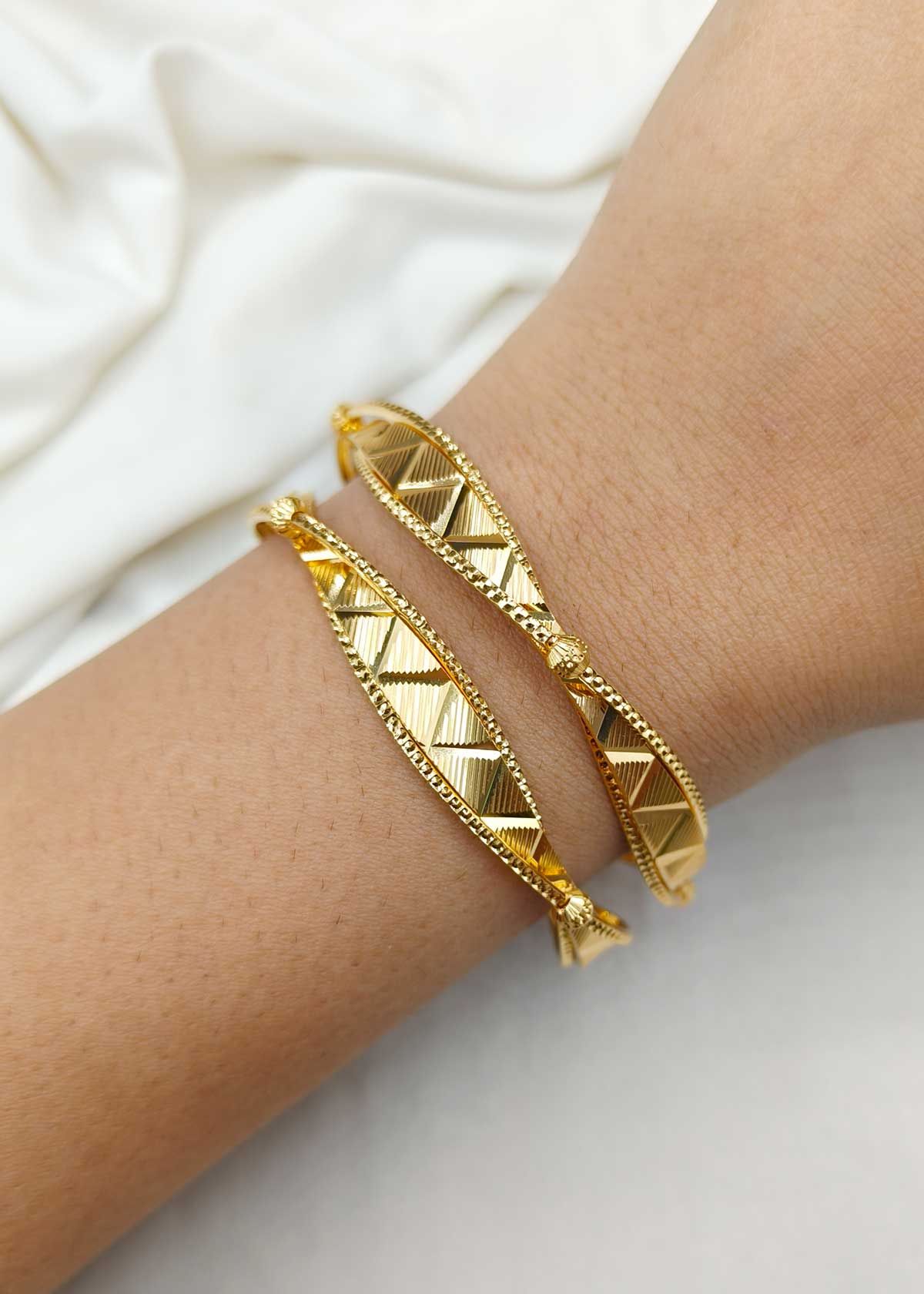 1 Gram Gold Plated Geometric Diamond Cut Fixed Bangles (2Pcs)