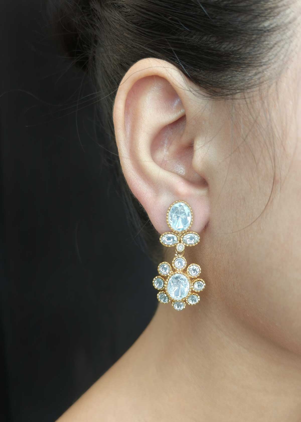 Gorgeous Matt Gold Plated Oval Kundan Adjustable Short Necklace Set