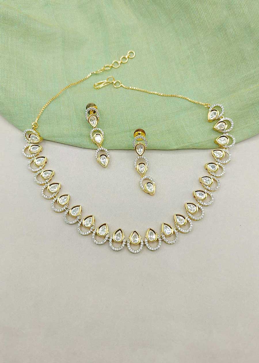 Dual Tone Teardrop Kundan Necklace Set With Shimmering Cubic Zircon