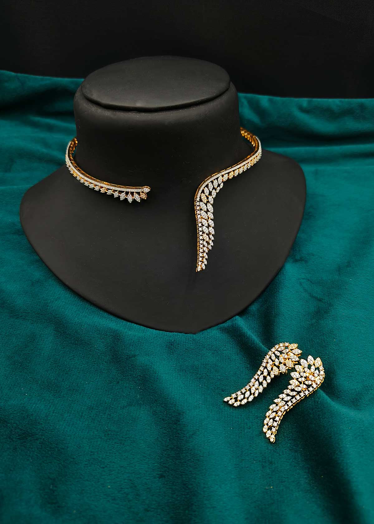 Elegant Dual Tone Cubic Zircon Stiff Hasli Necklace Set