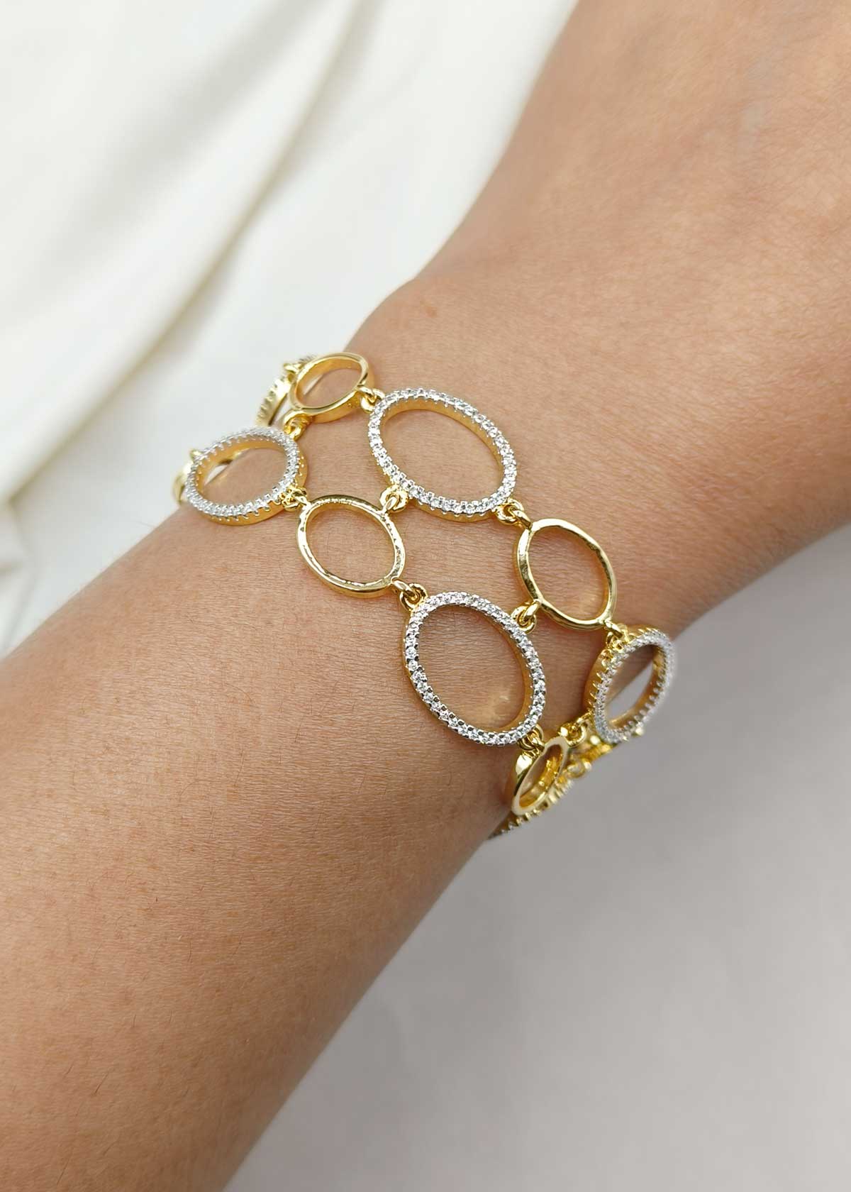 Stunning Dual Tone Cubic Zircon Interlocking Oval Link Loose Bracelet