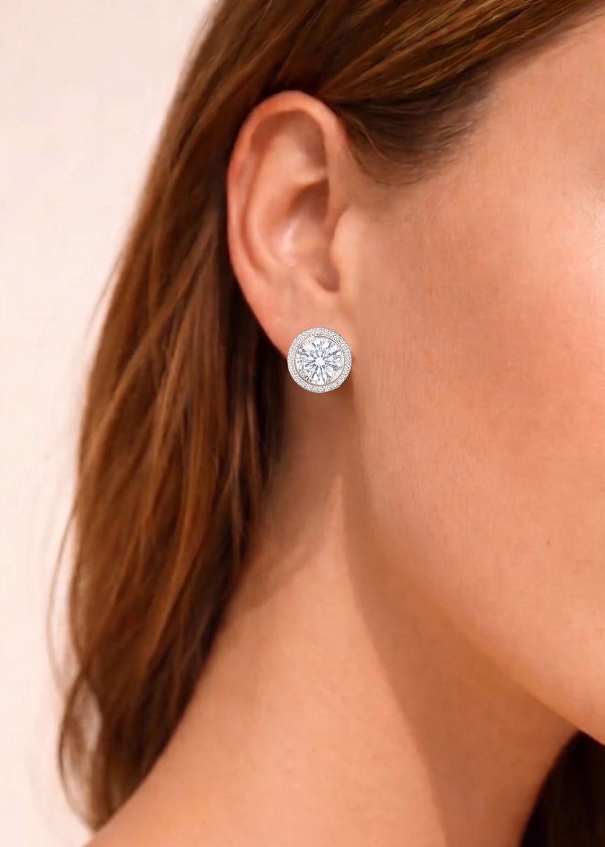 Classic Round Cut Halo Cubic Zircon Pendant Set With Chain For Women