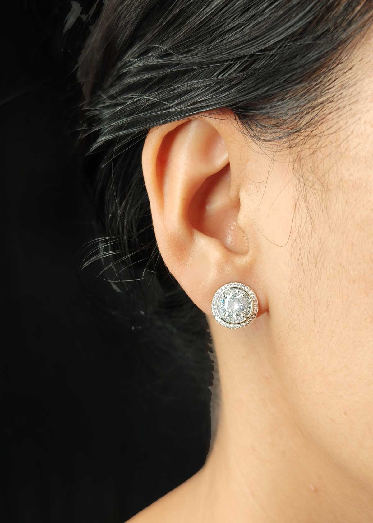 Classic Round Cut Halo Cubic Zircon Silver Plated Pendant Set With Chain