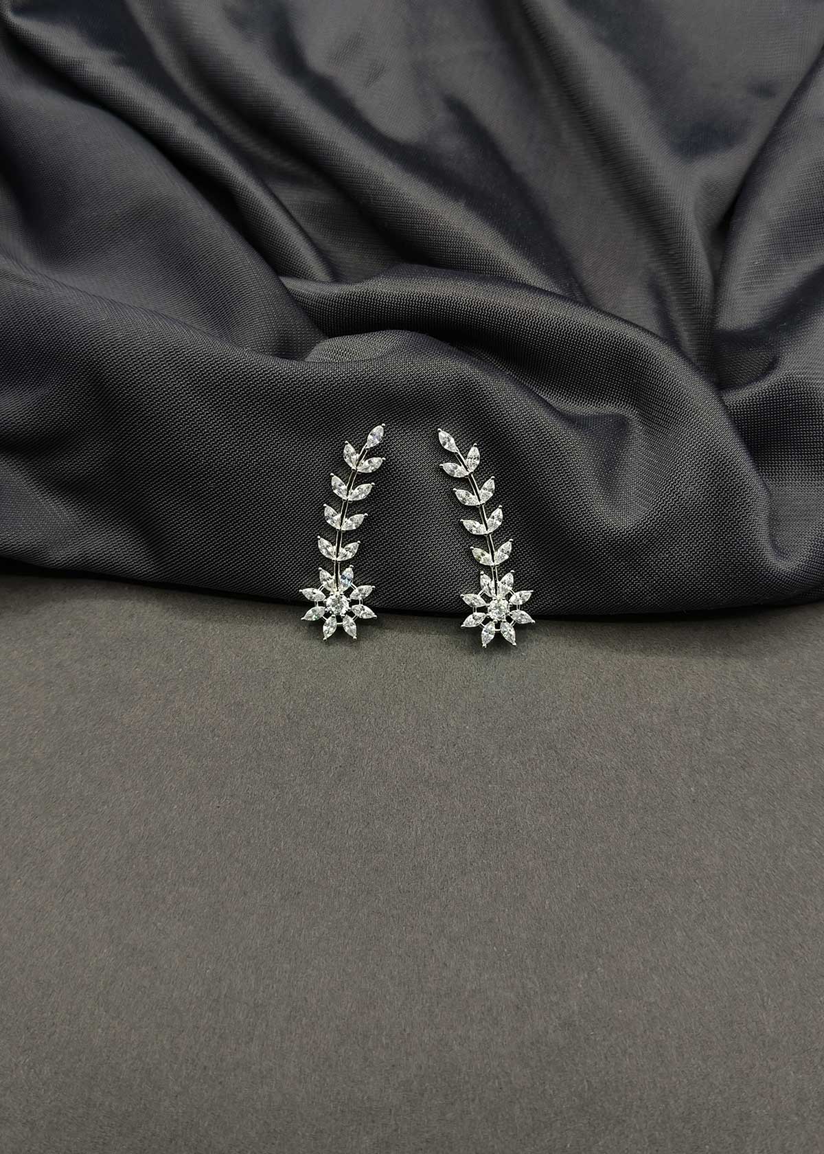 Sparkling Leaf-Vine Ear Cuff Gold And Silver Plated Cubic Zircon Ear Cuff For Women