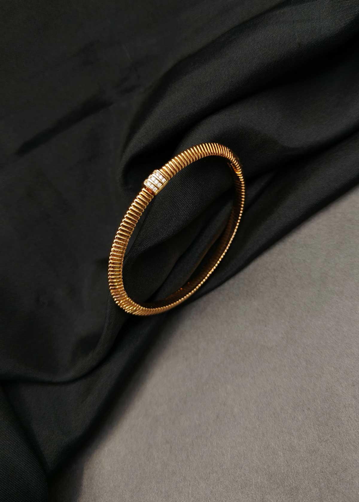 Textured Ribbed Cubic Zircon Carat And Silver Plated Openable Kada Bracelet