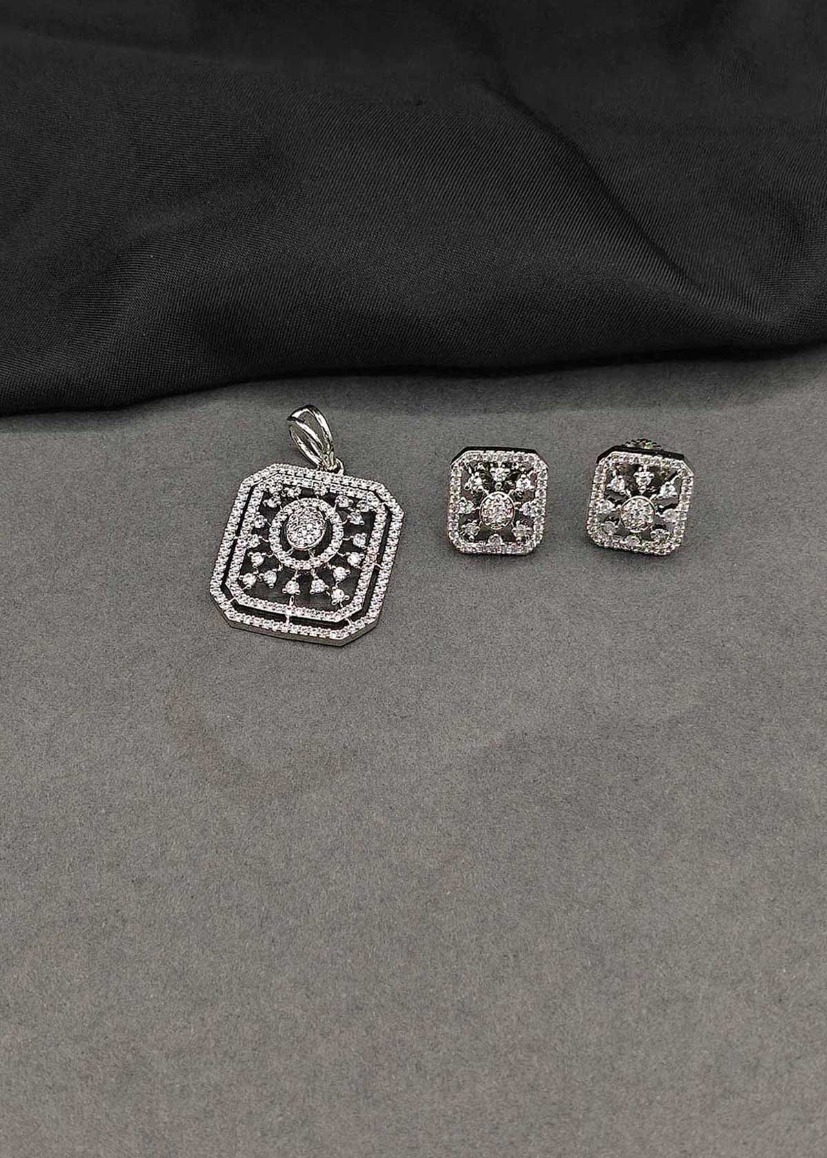 Elegant Openwork Geometric Cubic Zircon Pendant Set For Women