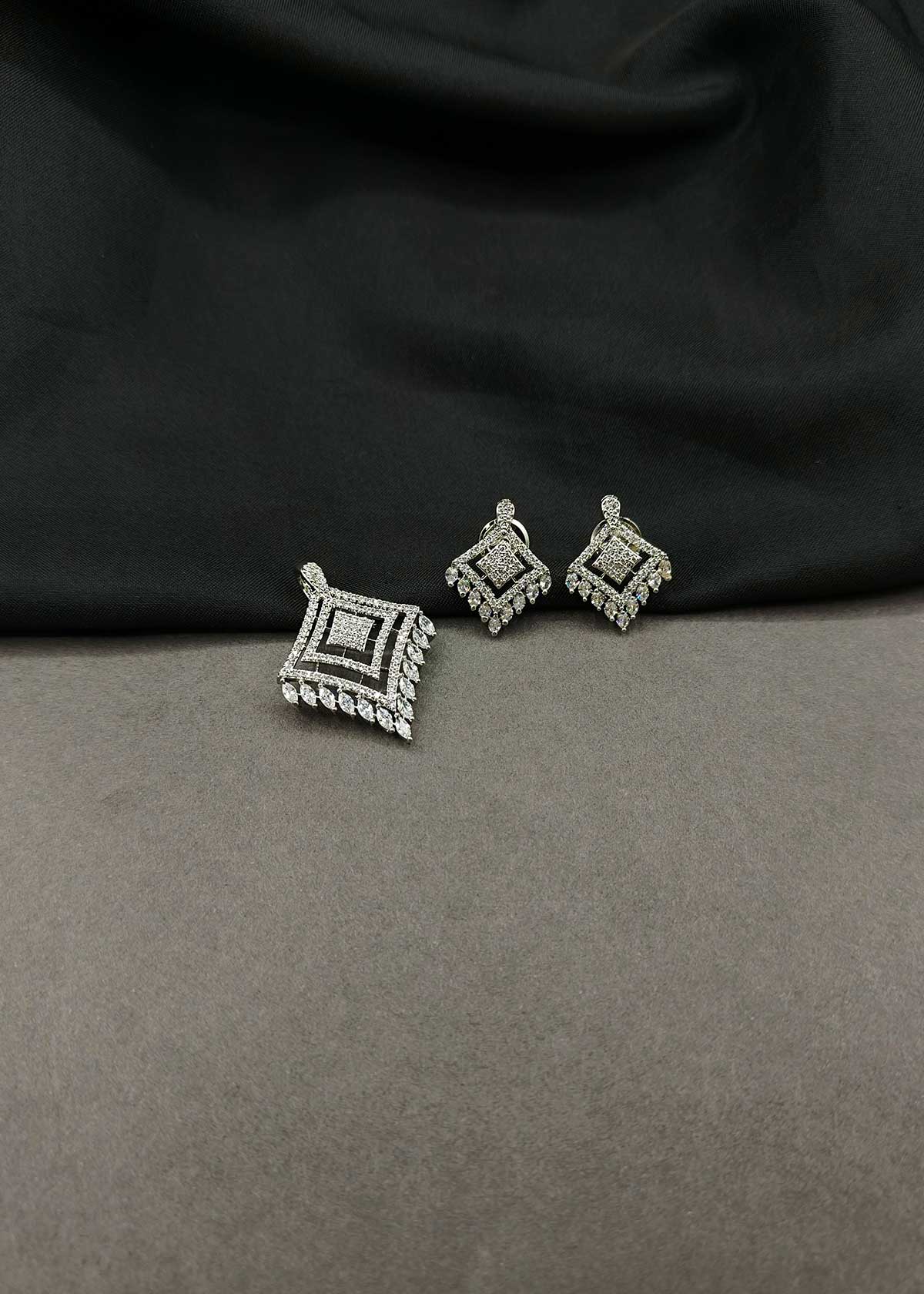 Geometric Diamond-Shape Marquise And Cubic Zircon Pendant Set For Women