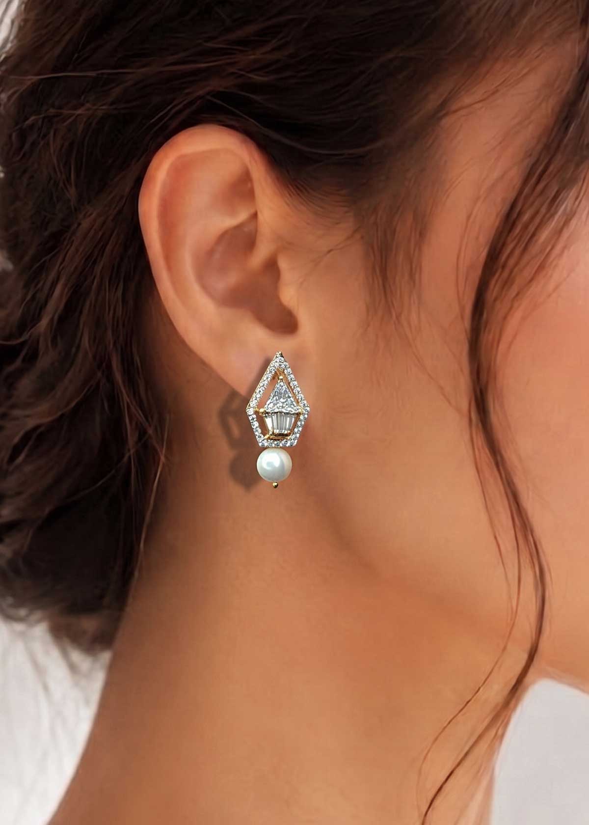 Elegant Geometric Cubic Zircon And Pearl Pendant Set For Women