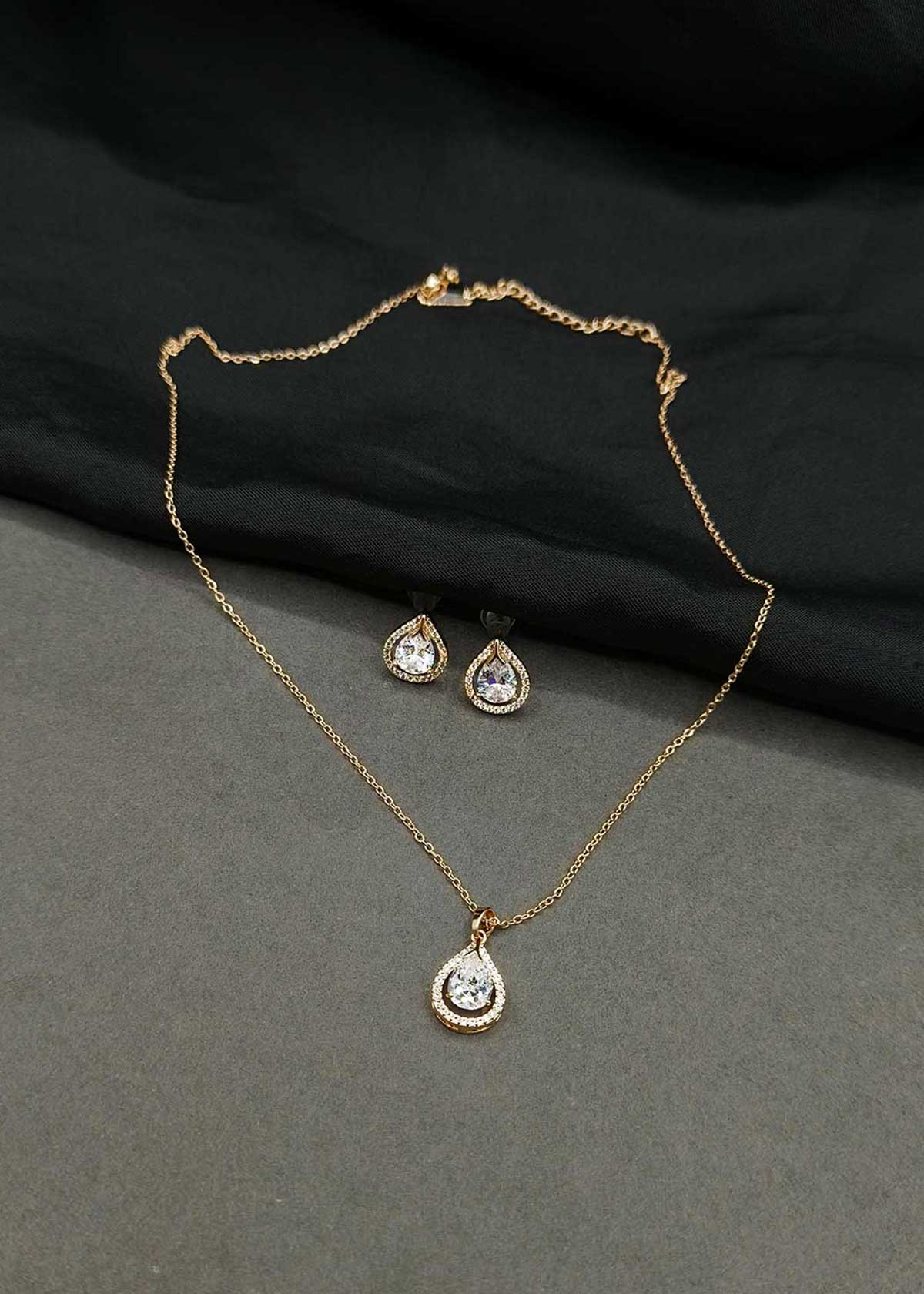 Beautiful Tear-Shaped Solitaire Halo Pendant Set With Chain For Women