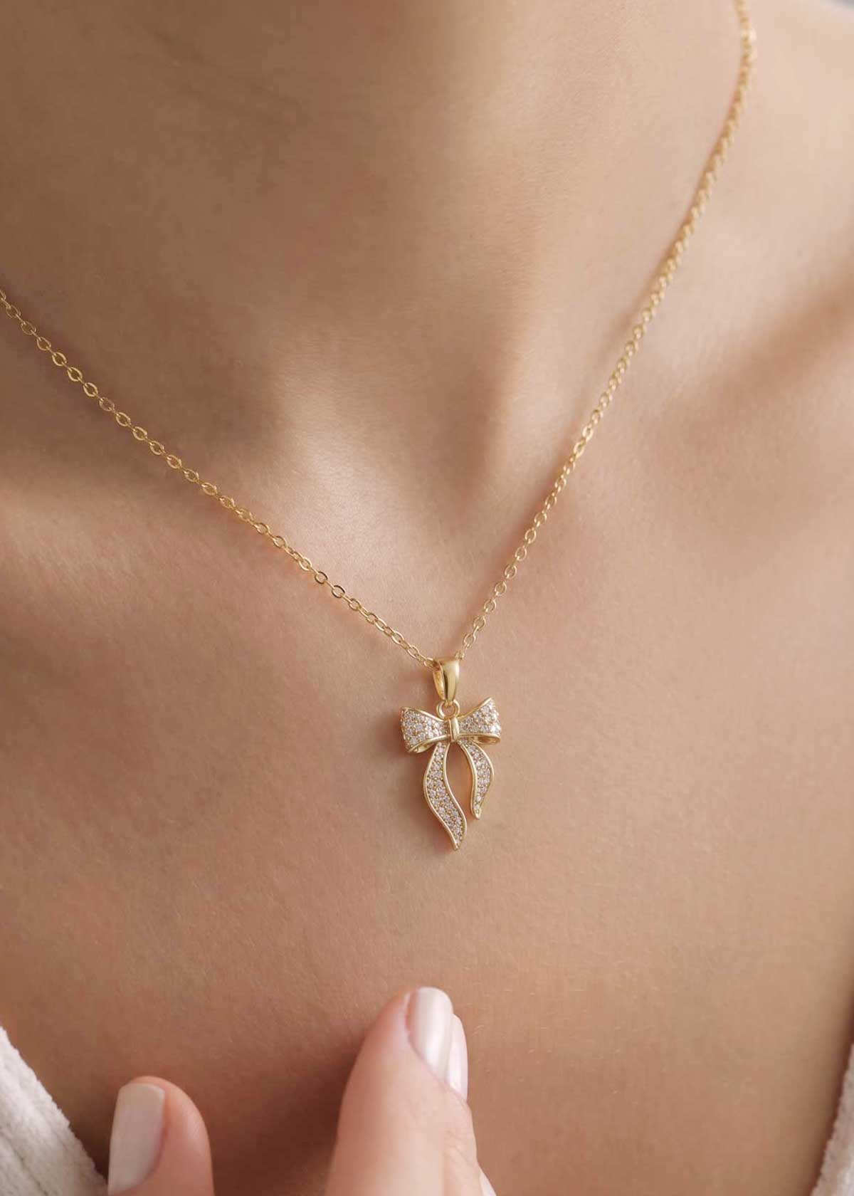 Charming Bow Pendant Set With Chain For Women
