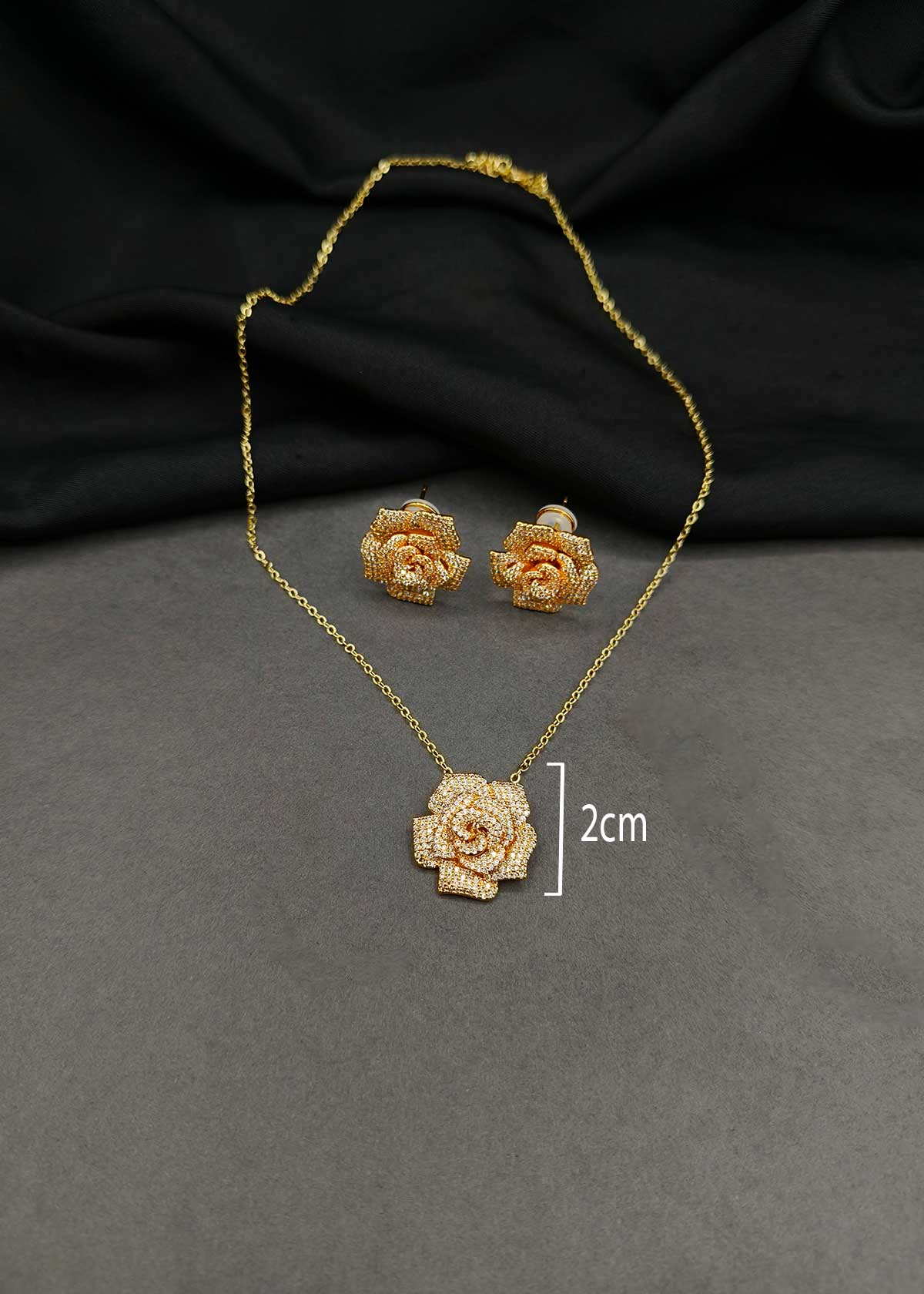 Sparkling Cubic Zircon Rose Flower Pendant Set With Chain For Women