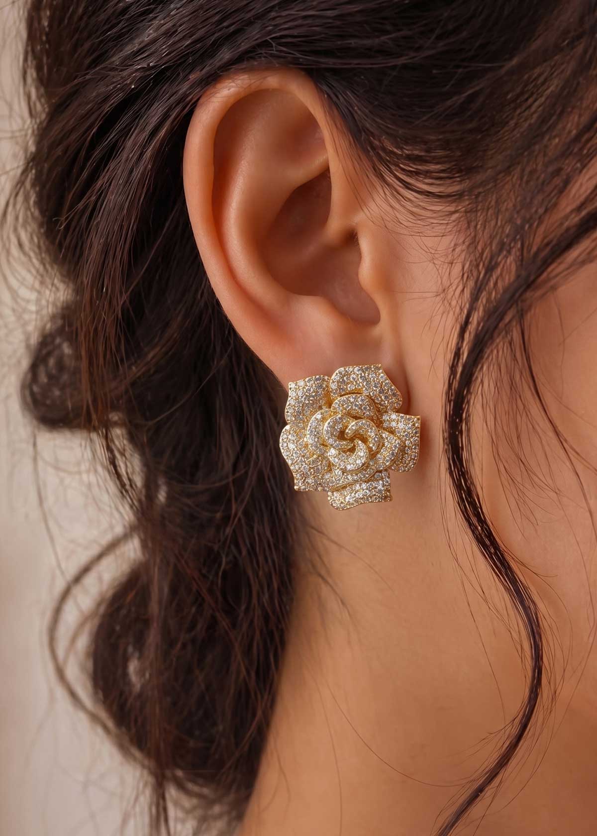 Sparkling Cubic Zircon Rose Flower Pendant Set With Chain For Women