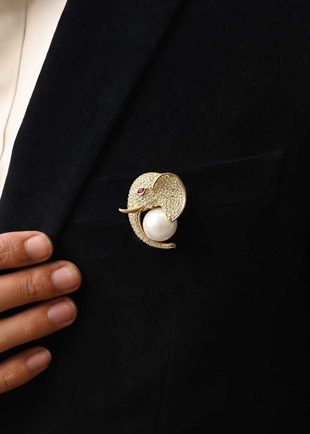 Majestic Cubic Zircon & Pearl Elephant Figurine Brooch / Lapel Pin