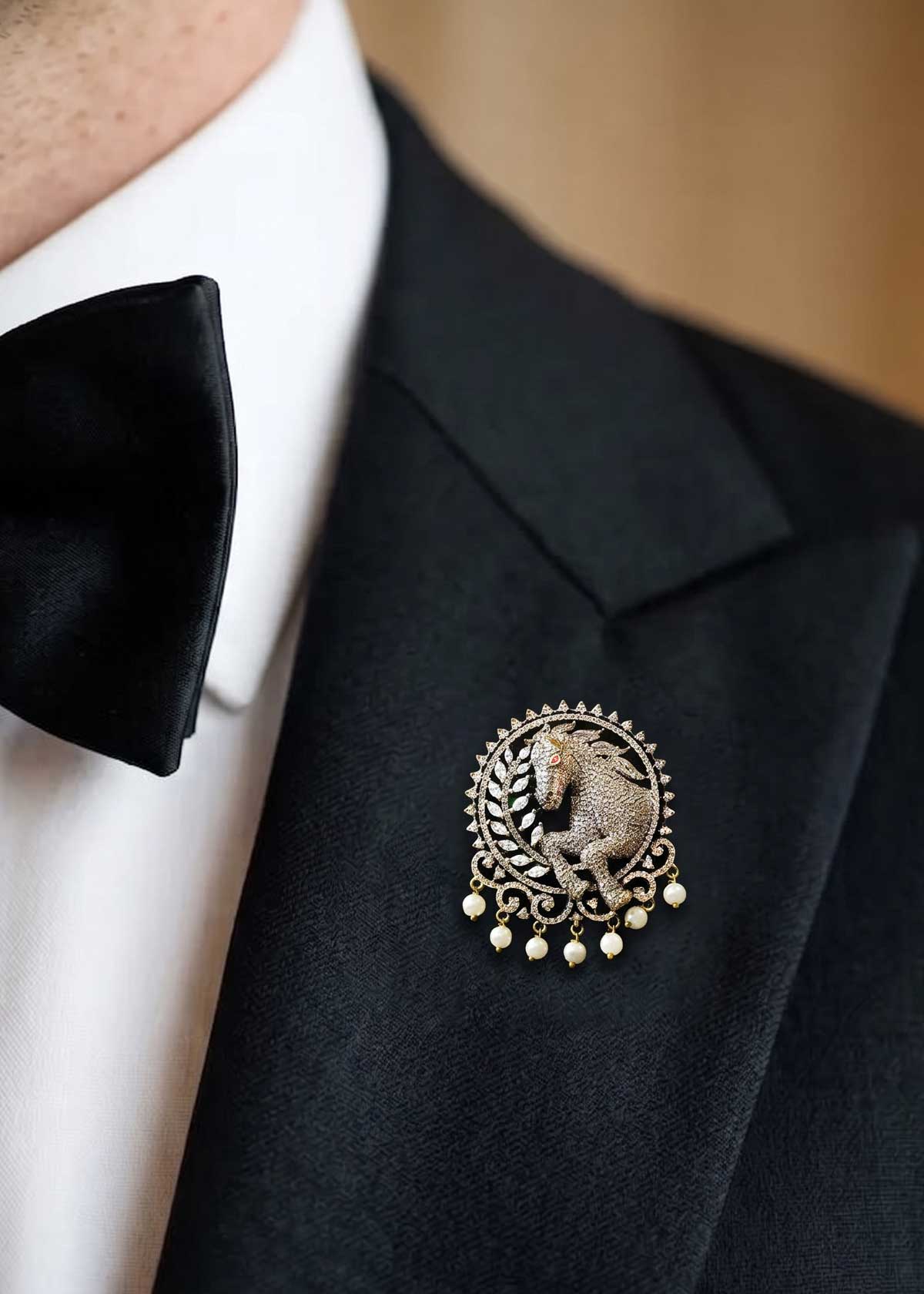 Heritage Antique Style Cubic Zircon & Marquise Horse Emblem Brooch / Lapel Pin With Hanging Pearls
