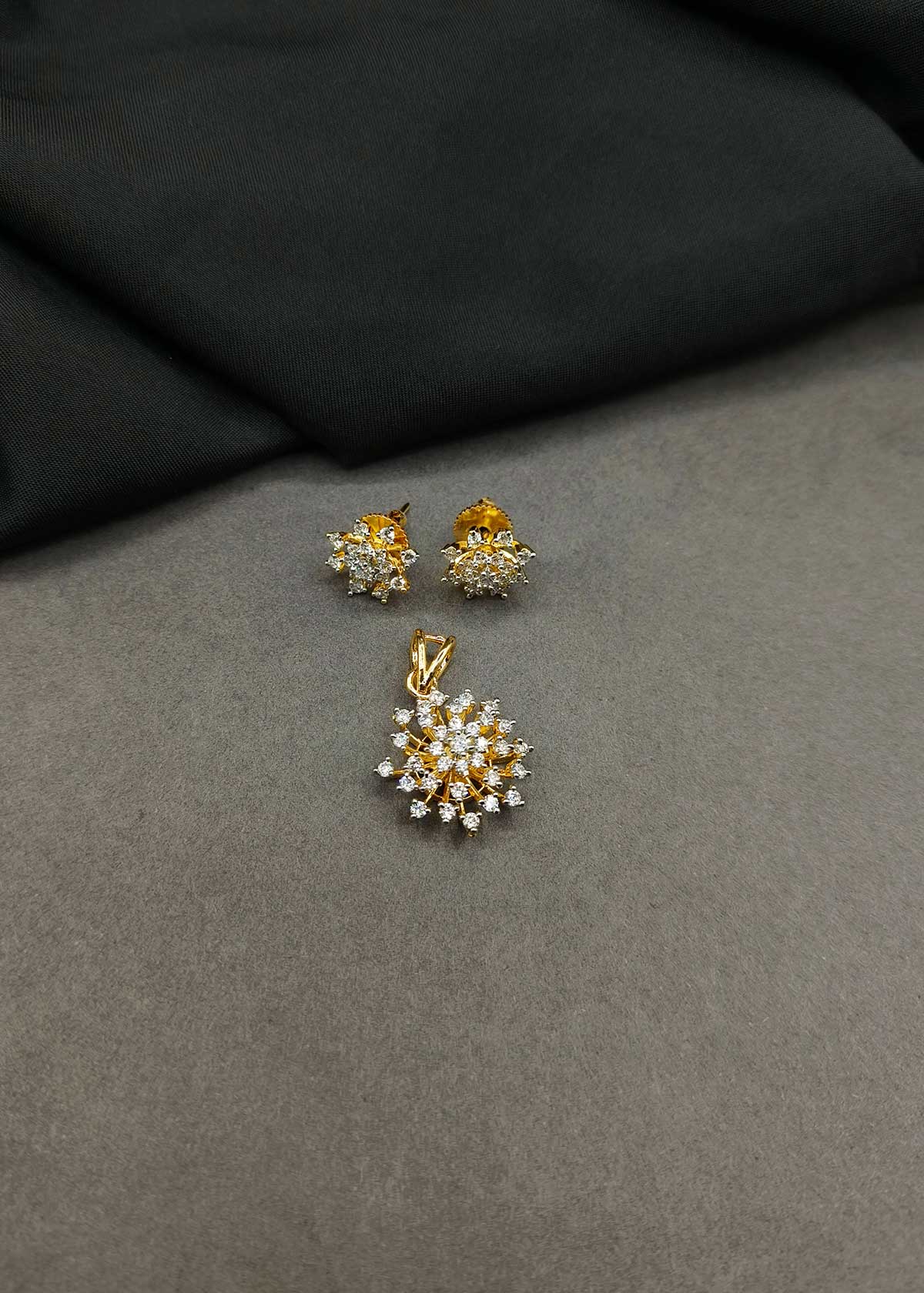 Dazzling Snowflake Floral Pendant Set for Women