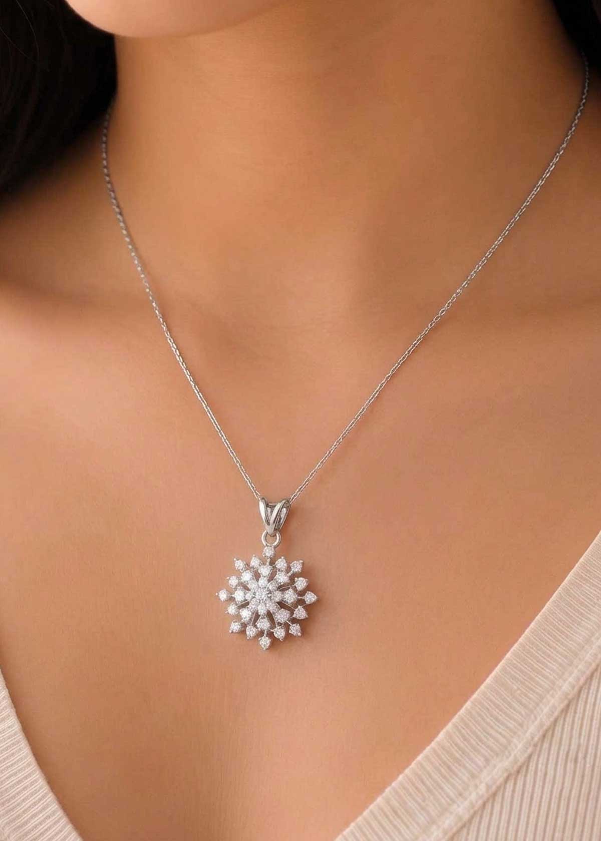 Dazzling Snowflake Floral Pendant Set For Women