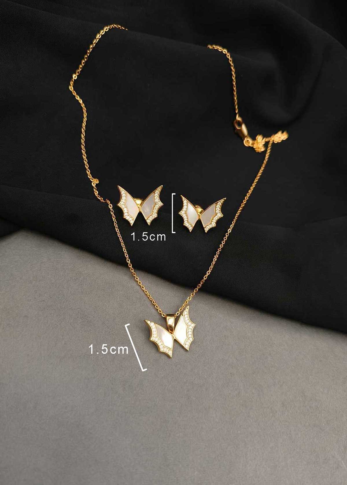 Graceful Micro-Pavé Cubic Zircon & Mother Of Pearl Butterfly Pendant Set With Chain