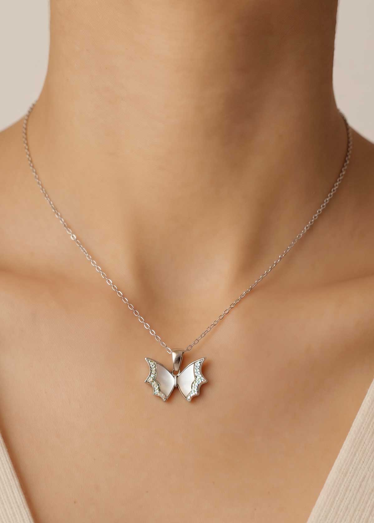 Graceful Micro-Pavé Cubic Zircon & Mother Of Pearl Butterfly Pendant Set With Chain